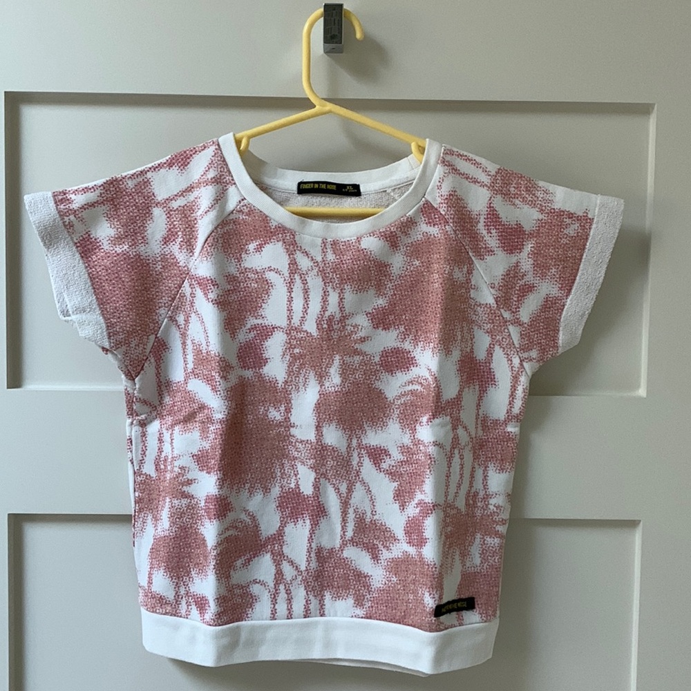 US 8/9 Finger In The Nose Summer Top